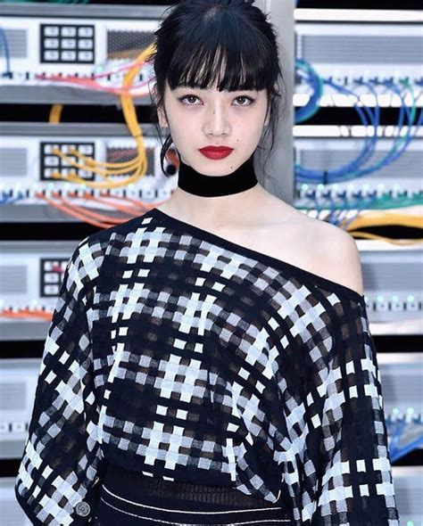 chanel アンバサダー 小松菜奈|小松菜奈がシャネルのショーの顔に！ 創業者ガブリエルが愛し .